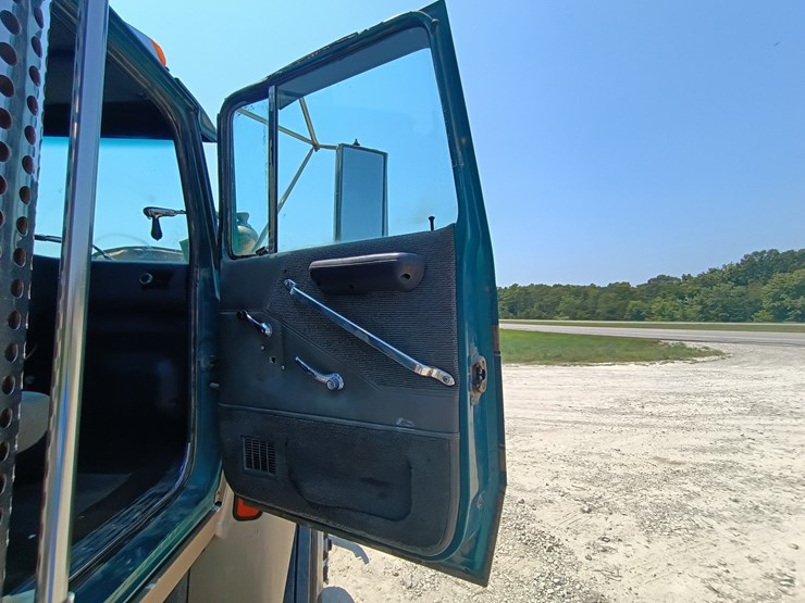 1994-ford-ltla9000-image-63