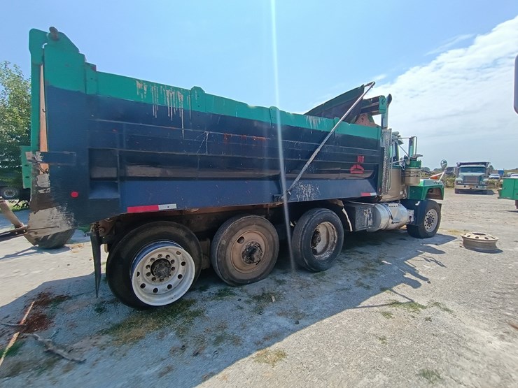 1997-mack-rd688s-image-6