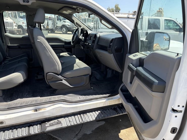 2018-ford-f150-image-12