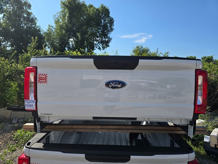 2026-ford-f250-image-2