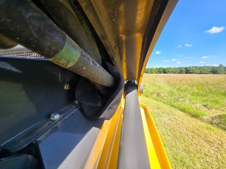 2025-new-holland-c337-image-58