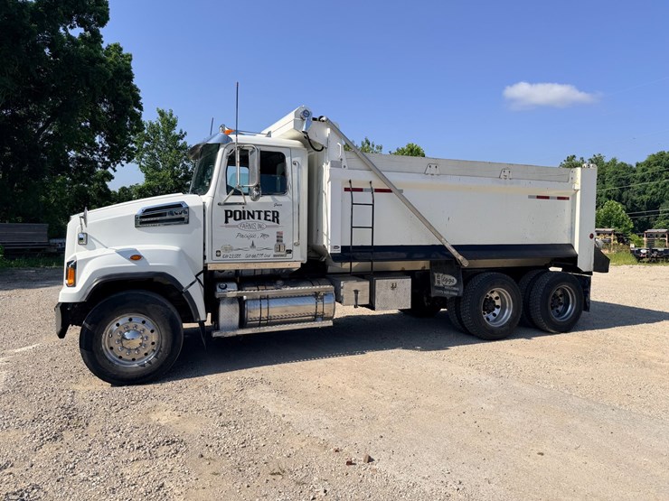 2016-western-star-4700-image-4