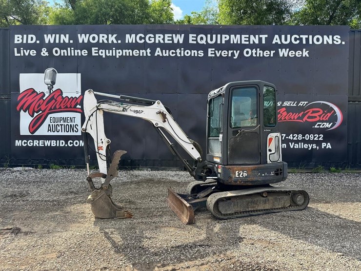 2013-bobcat-e26-image-1