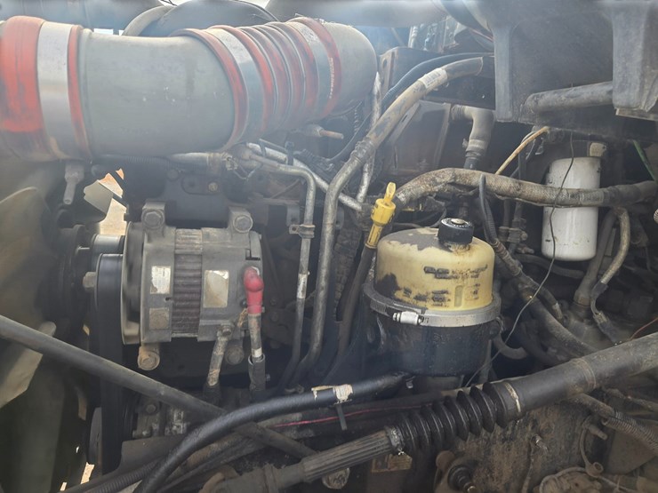 2011-kenworth-t700-image-38