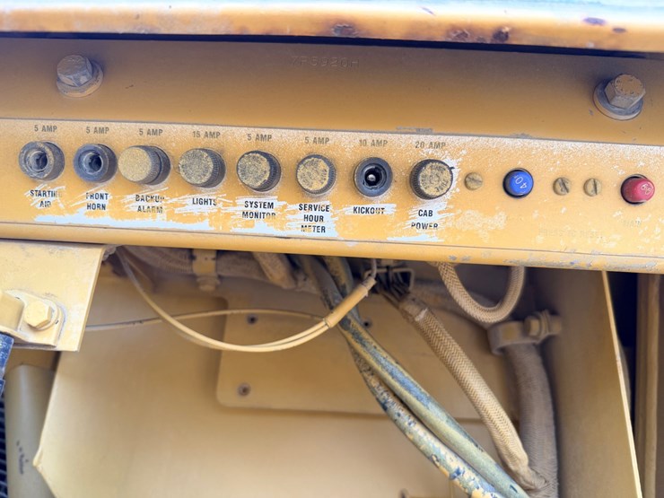 1985-caterpillar-963-image-43