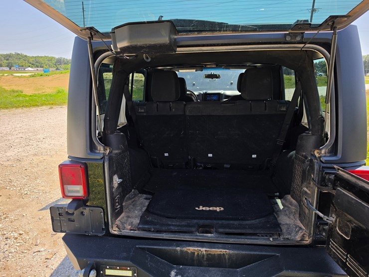 2015-jeep-wrangler-image-75