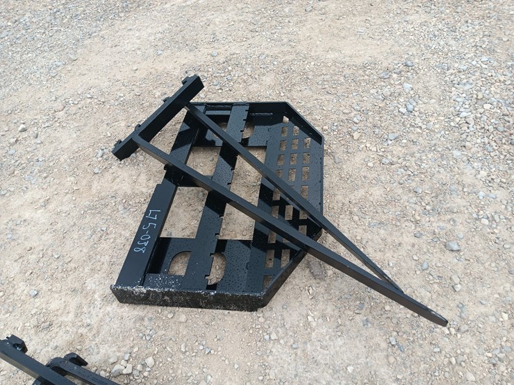 #l75-038-•-future-pallet-fork-skid-steer-attachment-image-2