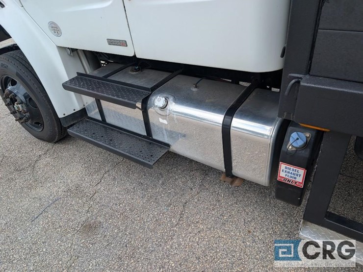 2012-freightliner-m2-stakebed-truck-image-25