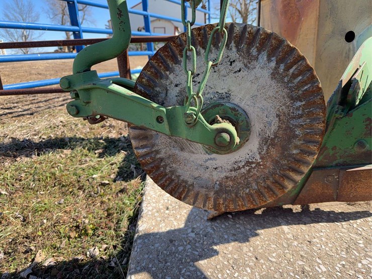 john-deere-three-point-two-bottom-plow-image-11