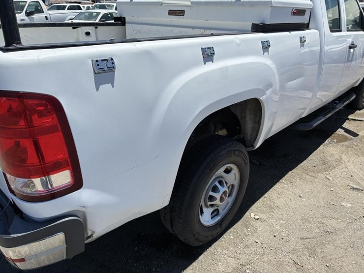 2012-gmc-sierra-2500-image-9
