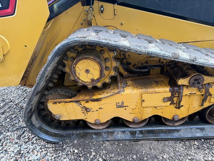 2022-caterpillar-259d3-image-13
