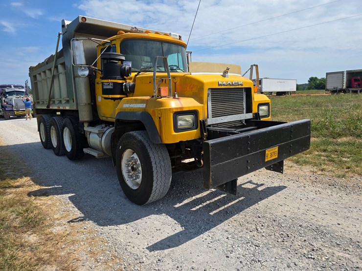 2002-mack-rd688s-image-24