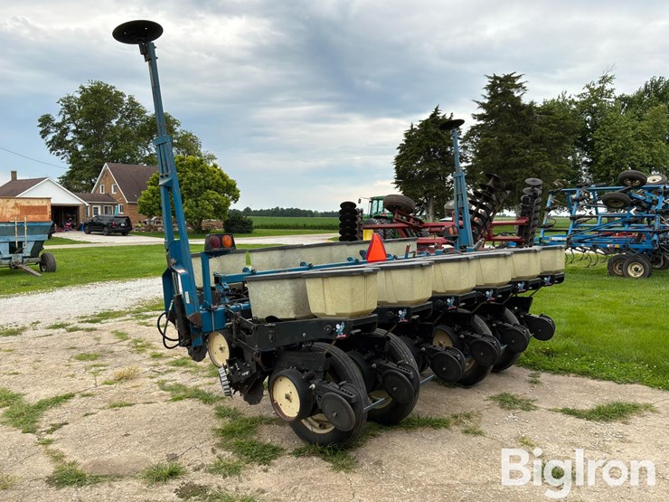 2000-kinze-2000-image-7