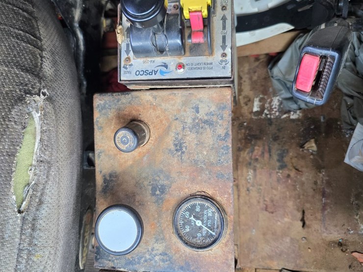 2002-mack-rd688s-image-111