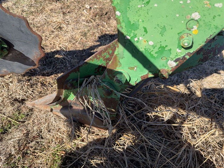 john-deere-three-point-four-bottom-plow-image-29