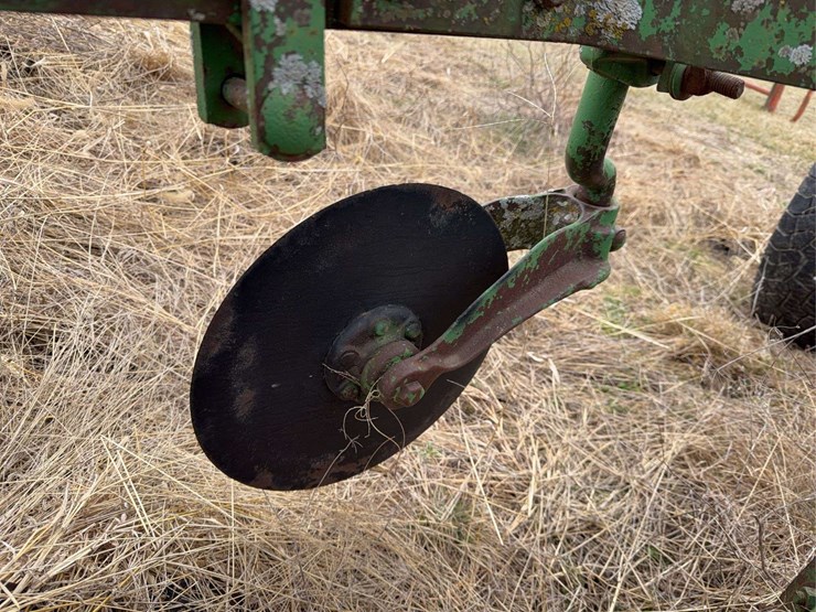 john-deere-pull-type-four-bottom-plow-image-16