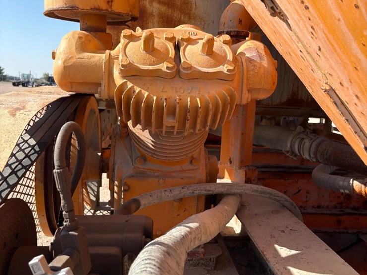 national-oilwell-p17-t/a-cement-pump-trailer-image-6
