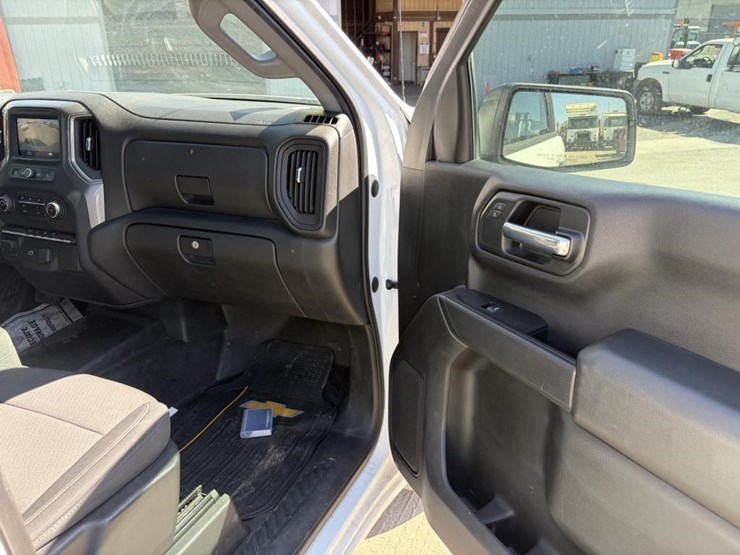 2020-chevrolet-silverado-1500-image-10