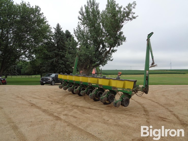 john-deere-7200-image-5