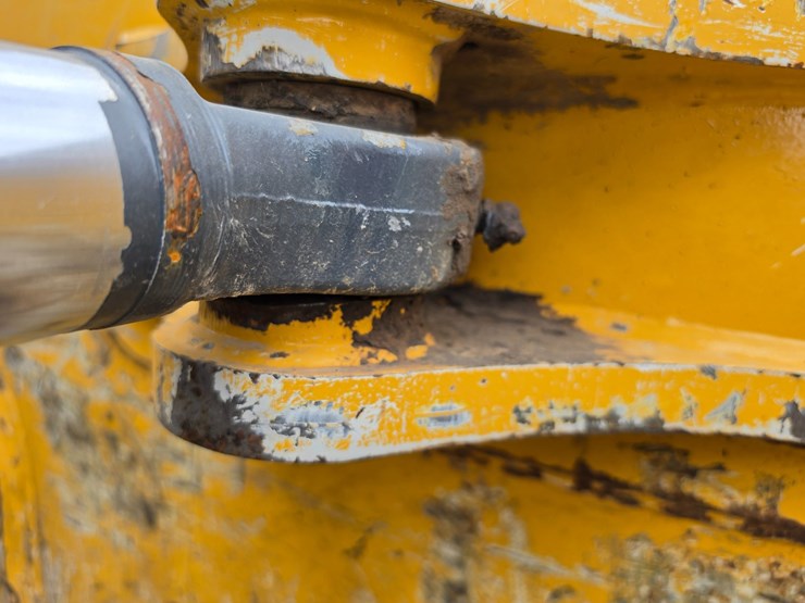 2015-deere-700k-image-93