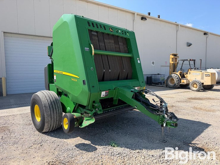 2021-john-deere-560r-image-3