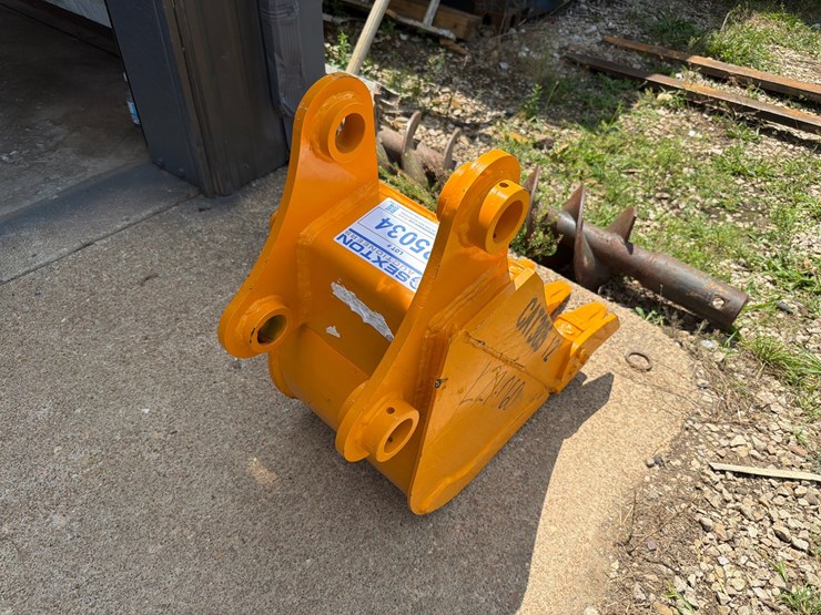 #25034-•-cat305-12"-bucket-excavator-attachment-image-5
