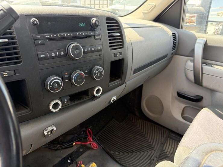 2012-gmc-sierra-2500-image-17