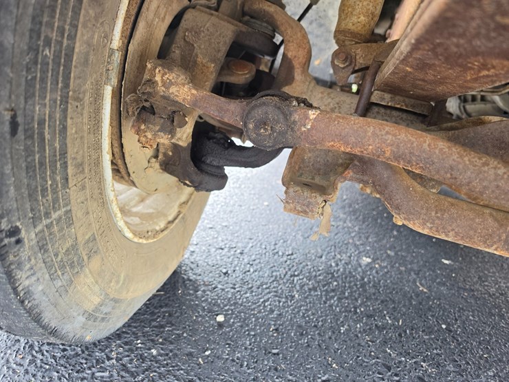 2000-ford-f550-image-35