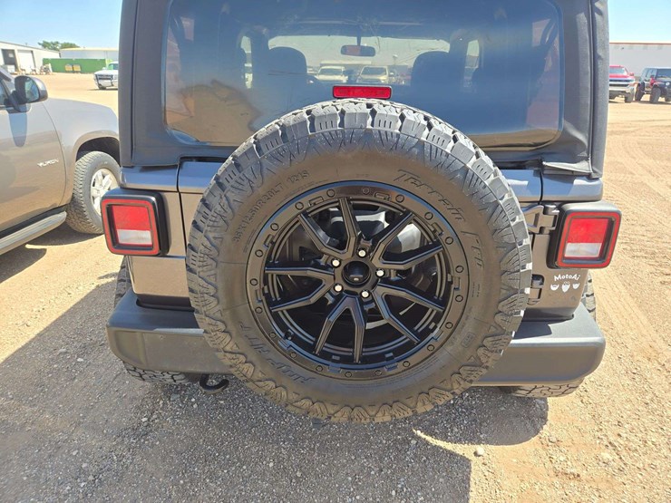 2021-jeep-wrangler-sport-image-10