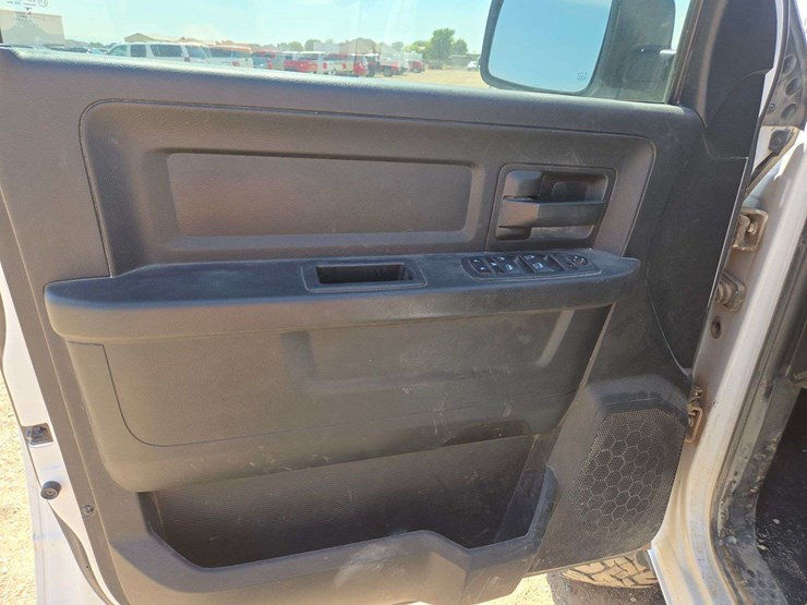 2020-ram-2500-tradesman-image-12