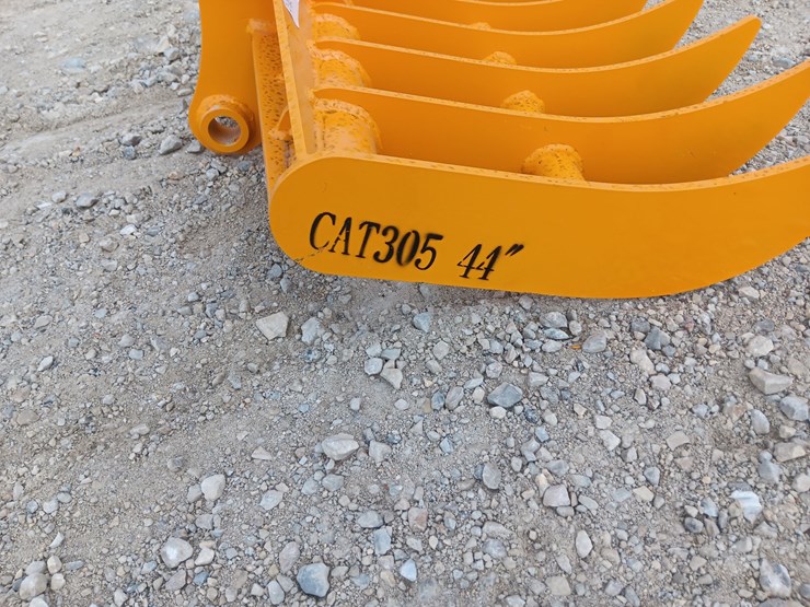 #l75-028-•-future-44"-rake-excavator-attachment-image-5