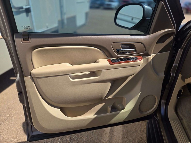 2013-gmc-yukon-image-13