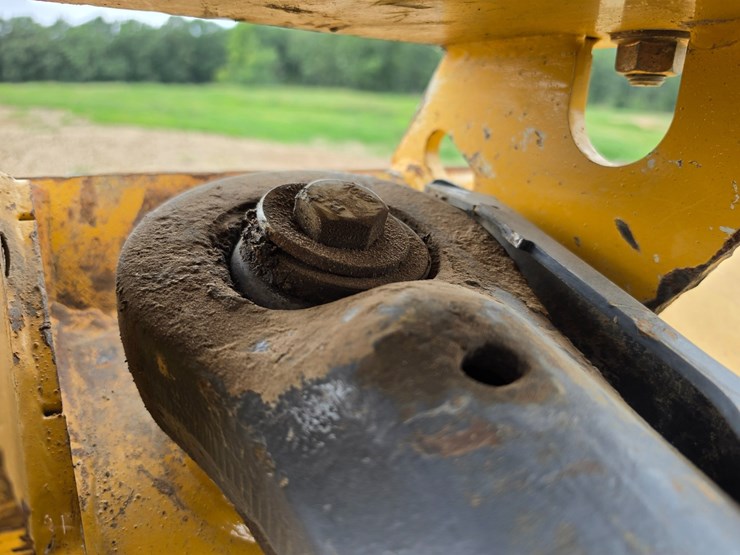 2015-deere-700k-image-111