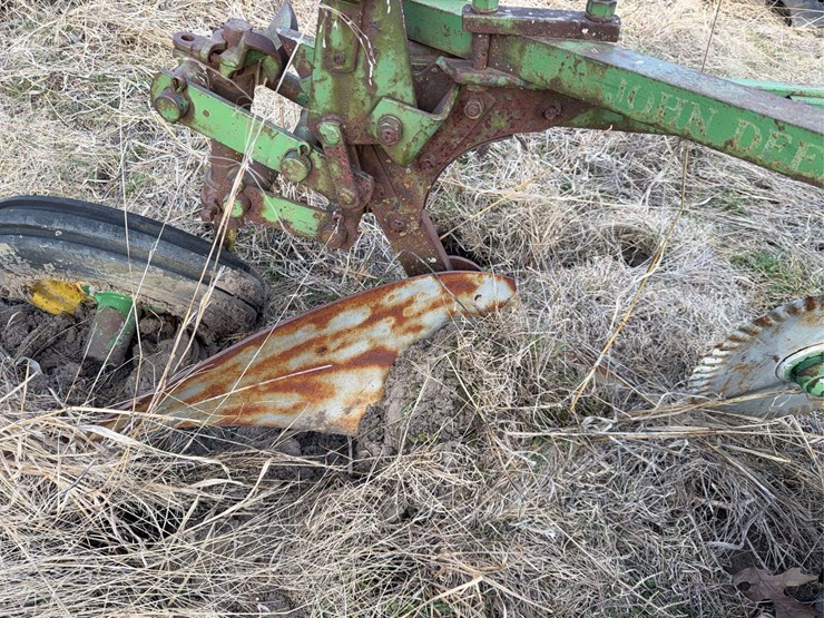 john-deere-pull-type-three-bottom-plow-image-27