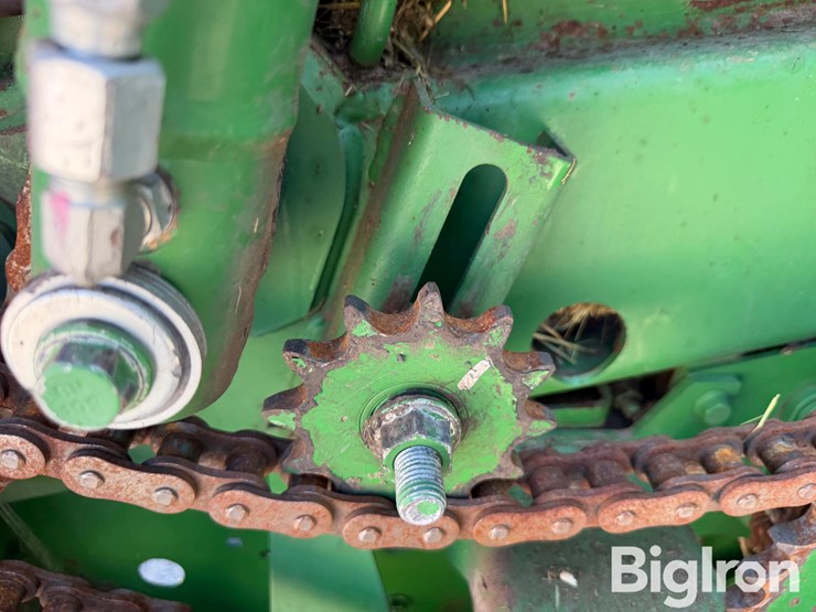 2021-john-deere-560r-image-14