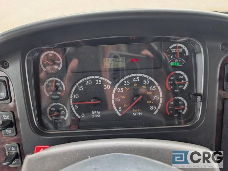 2012-freightliner-m2-stakebed-truck-image-8
