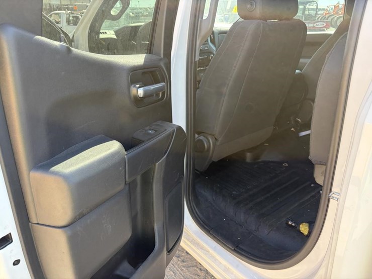 2020-chevrolet-silverado-1500-image-12