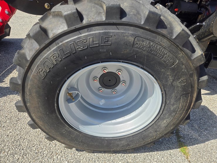 2023-mahindra-4550-image-65
