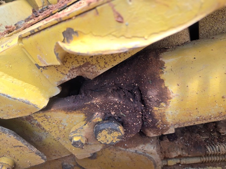 2005-caterpillar-d5n-xl-image-57
