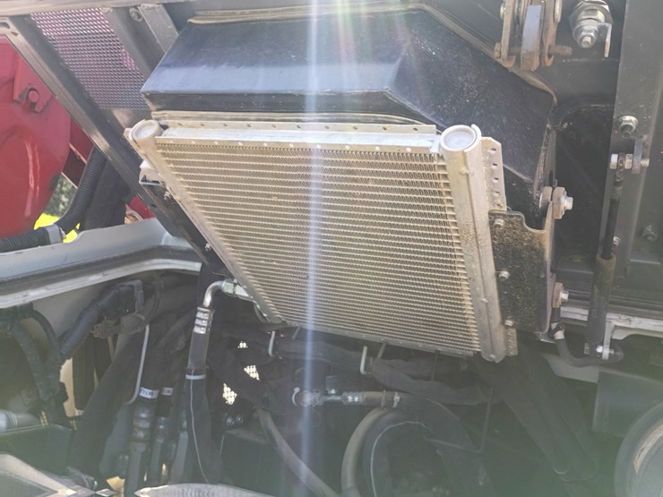 2023-takeuchi-tl10v2-image-23