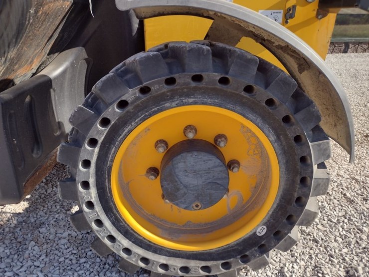 jcb-525-image-13