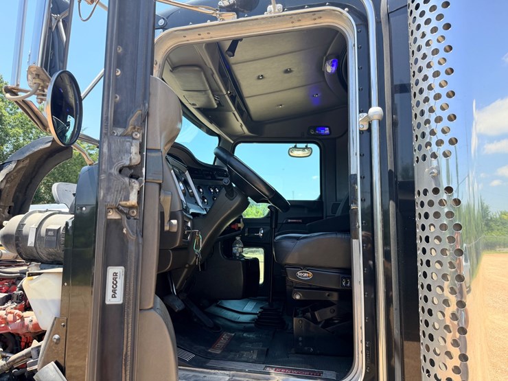 2010-kenworth-t800-image-99