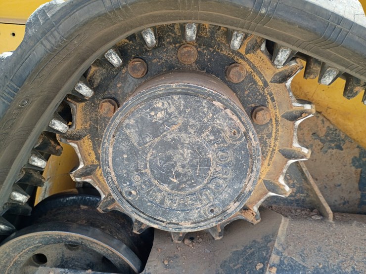 deere-325g-image-42