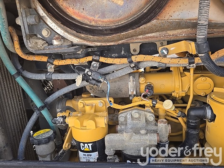 2018-caterpillar-d6n-lgp-image-44