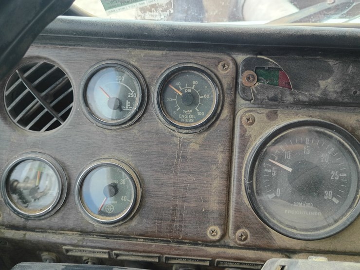#24861-•-1988-freightliner-flc-dump-truck-image-83