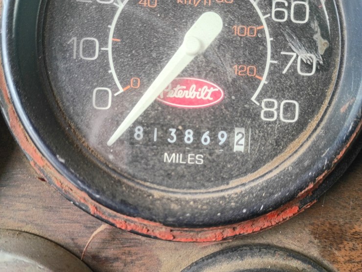 1997-peterbilt-379-image-68