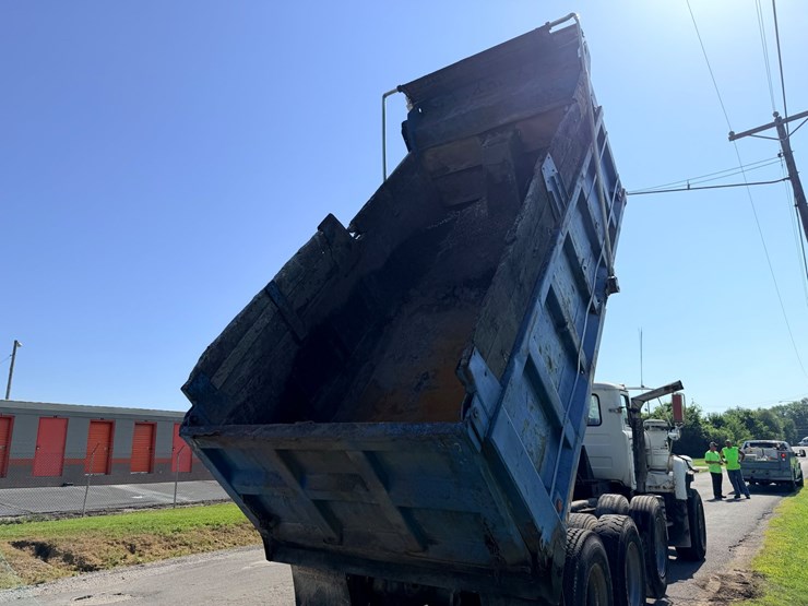1993-mack-dm690s-image-22