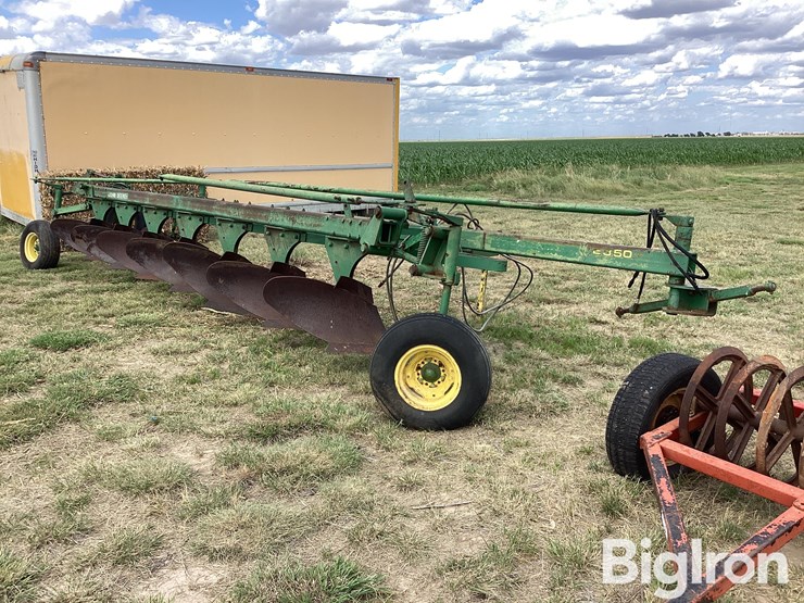 john-deere-7-image-3