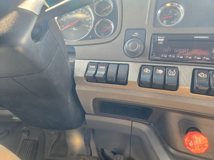 2018-kenworth-t680-image-62