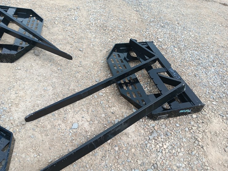 #l75-035-•-future-pallet-fork-skid-steer-attachment-image-4